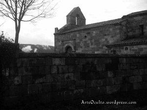 Ermita románica de Somaconcha, siglo XVI. Cantabria, España / Spain
